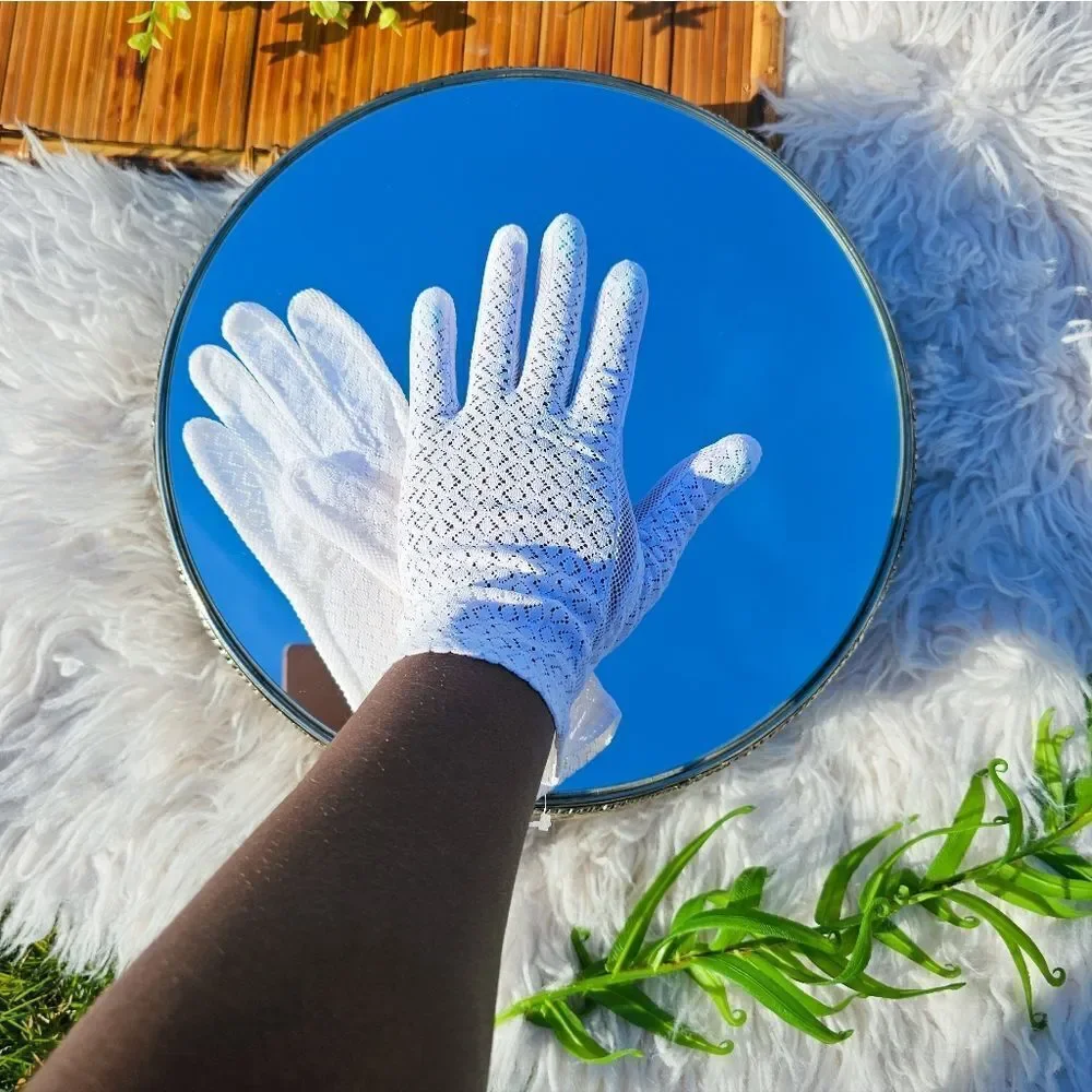 New Sankyo Seiko Apparel Victorian Style Crochet White Gloves.